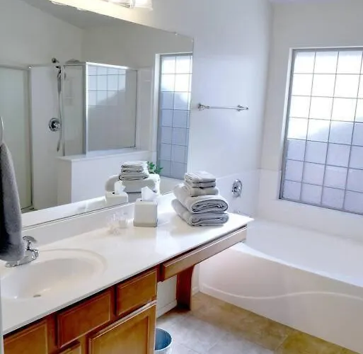Holiday home Bright & Fresh Oasis Near Ballpark